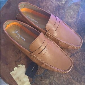 New men’s tan loafers size 9.5